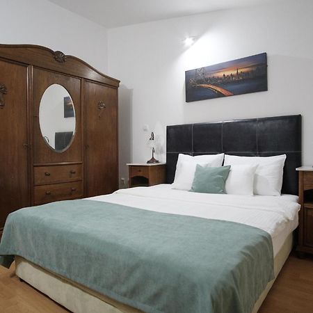 Hotel Freiburg Ulcinj Bagian luar foto