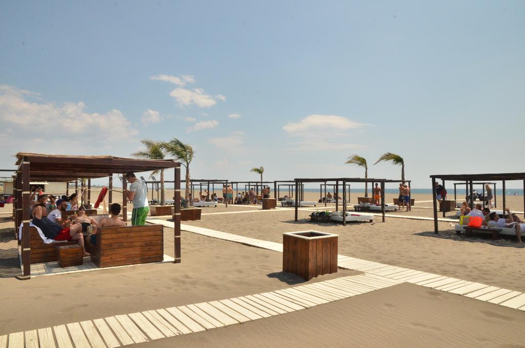 Hotel Freiburg Ulcinj Bagian luar foto