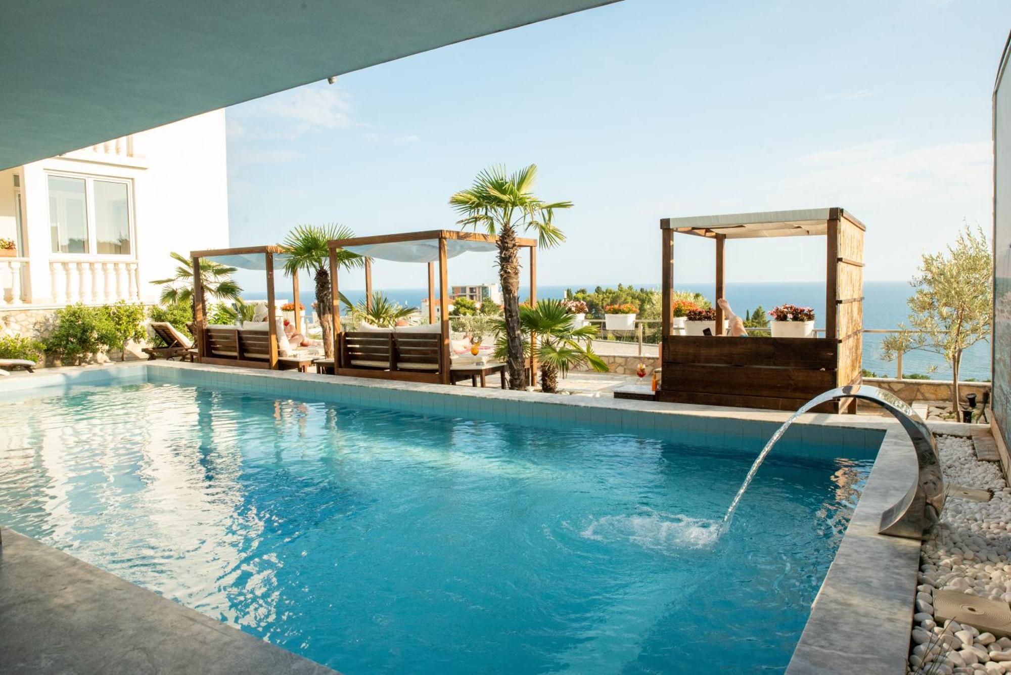 Hotel Freiburg Ulcinj Bagian luar foto