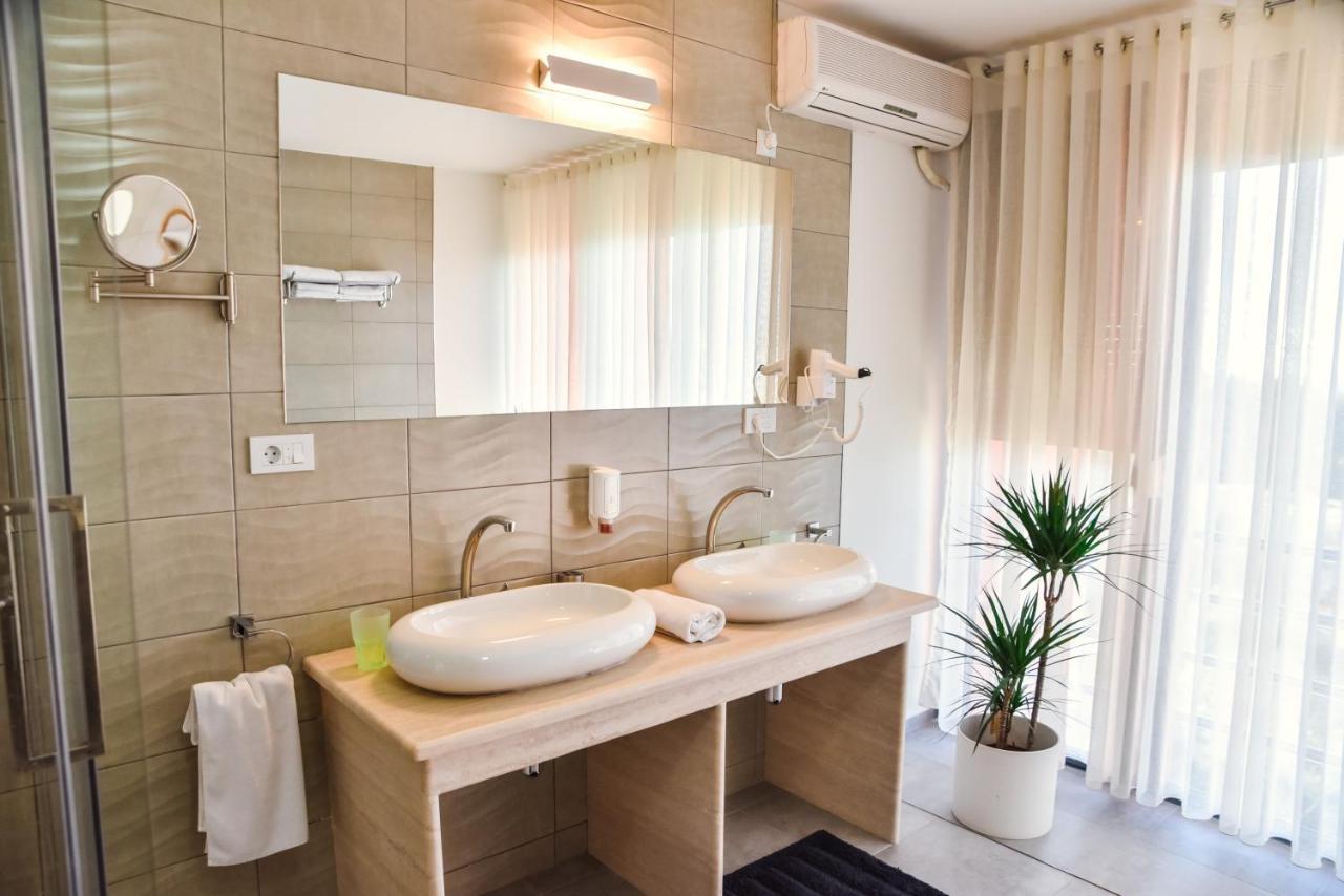 Hotel Freiburg Ulcinj Bagian luar foto