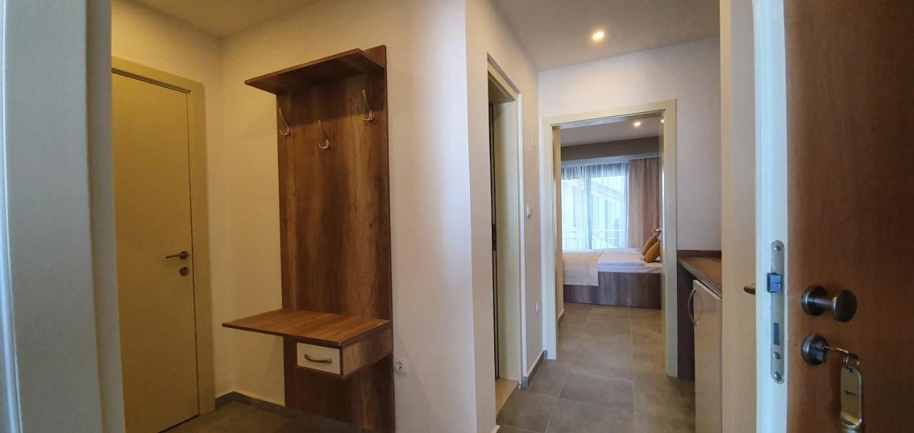 Hotel Freiburg Ulcinj Bagian luar foto