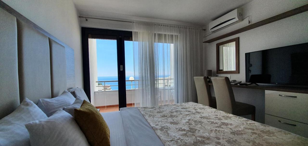 Hotel Freiburg Ulcinj Bagian luar foto